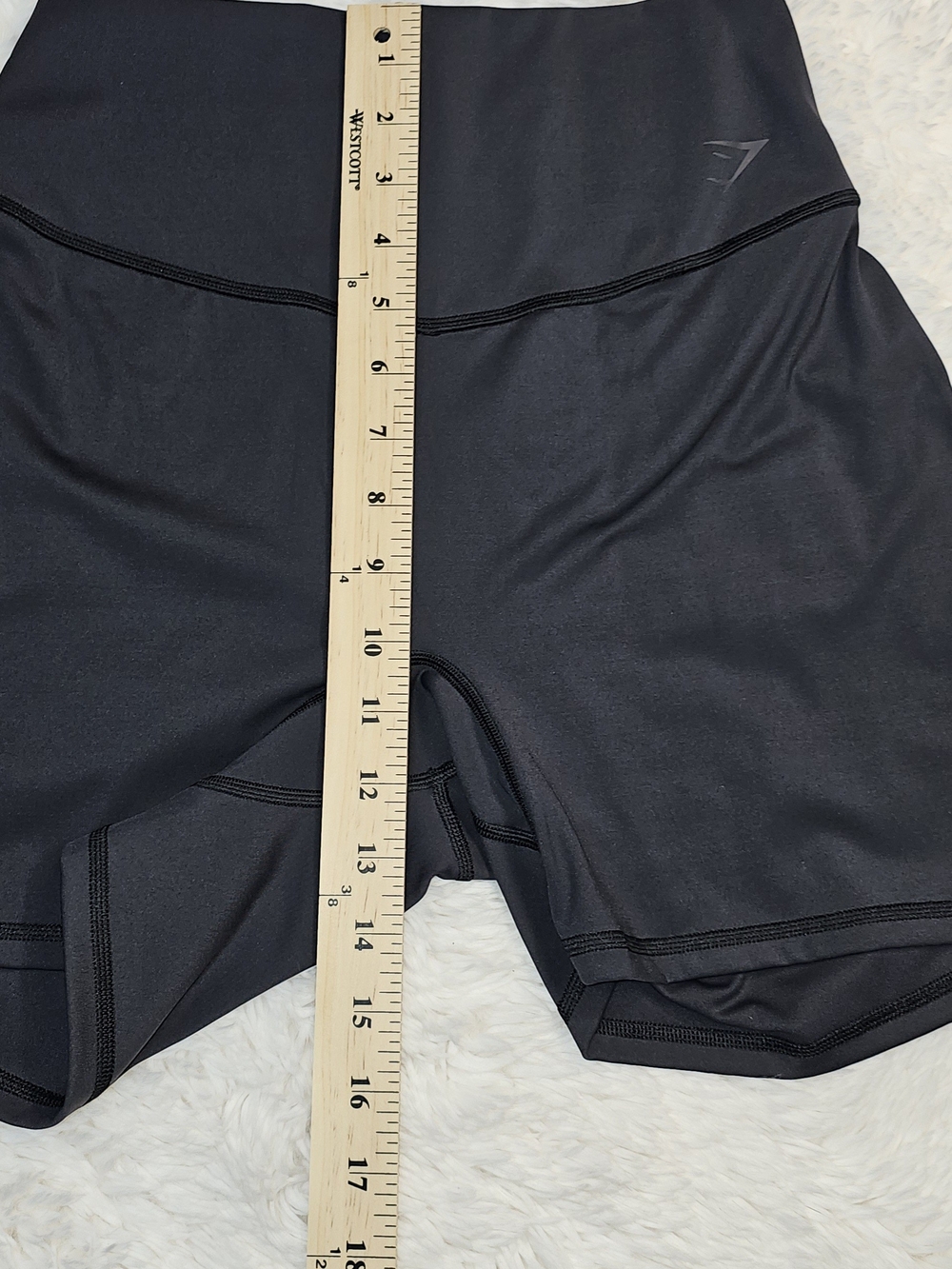 Gymshark Black Training High-Rise Booty Shorts - Size Large - Picture 4 of 7